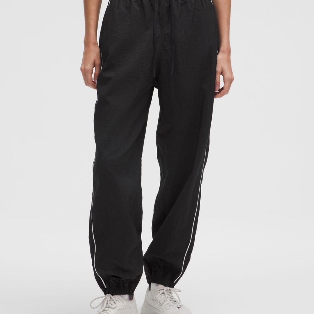 lulu joggers <3 - Picture 2 of 5